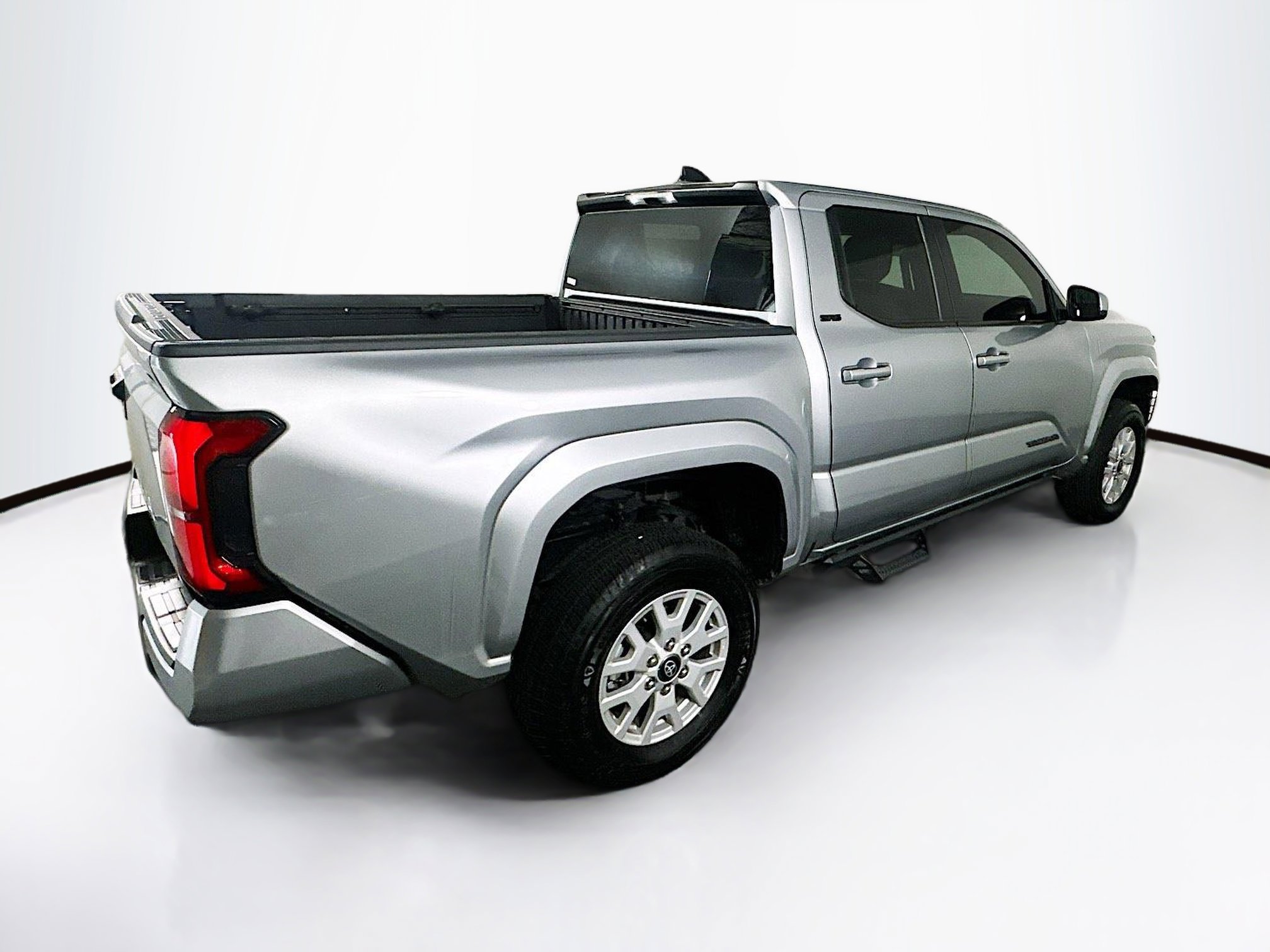 Used 2024 Toyota Tacoma SR5 RWD image 9
