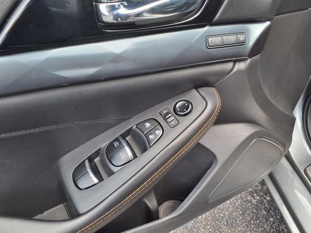 Used 2022 Nissan Maxima SR w/ Sport Mat Group image 17