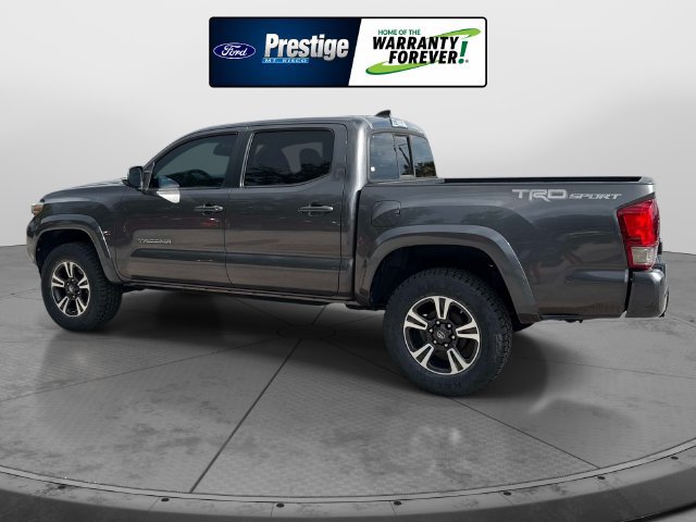 Used 2016 Toyota Tacoma TRD Sport w/ Towing Package RWD image 6