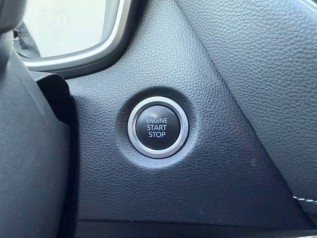Used 2021 Toyota Corolla SE w/ Special Edition image 27