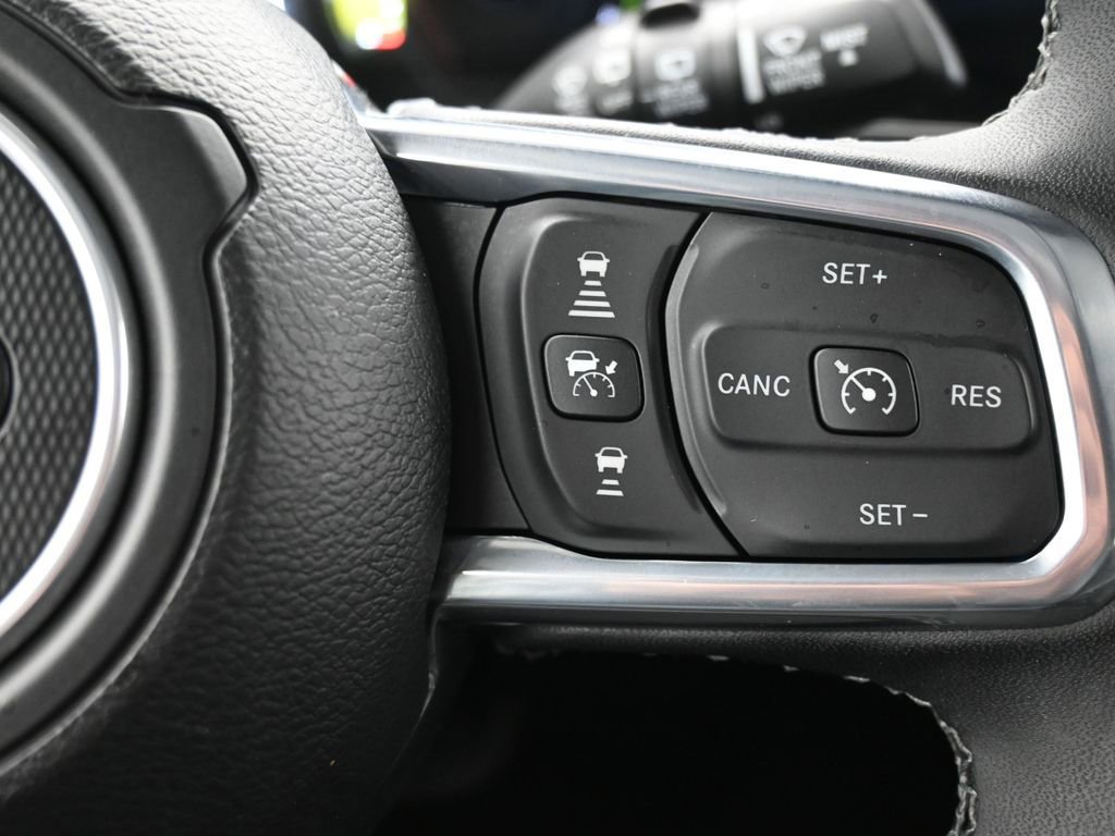 Used 2025 Jeep Wrangler Unlimited Sahara image 22