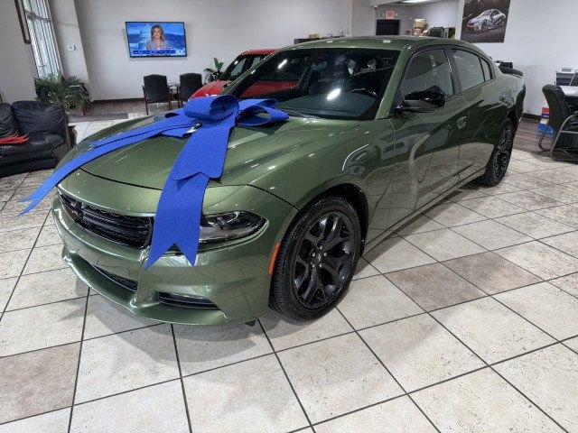 Used 2020 Dodge Charger SXT w/ Driver Convenience Group image 2