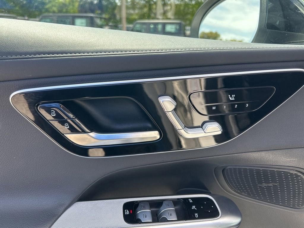 Used 2025 Mercedes-Benz GLC 43 AMG 4MATIC image 37