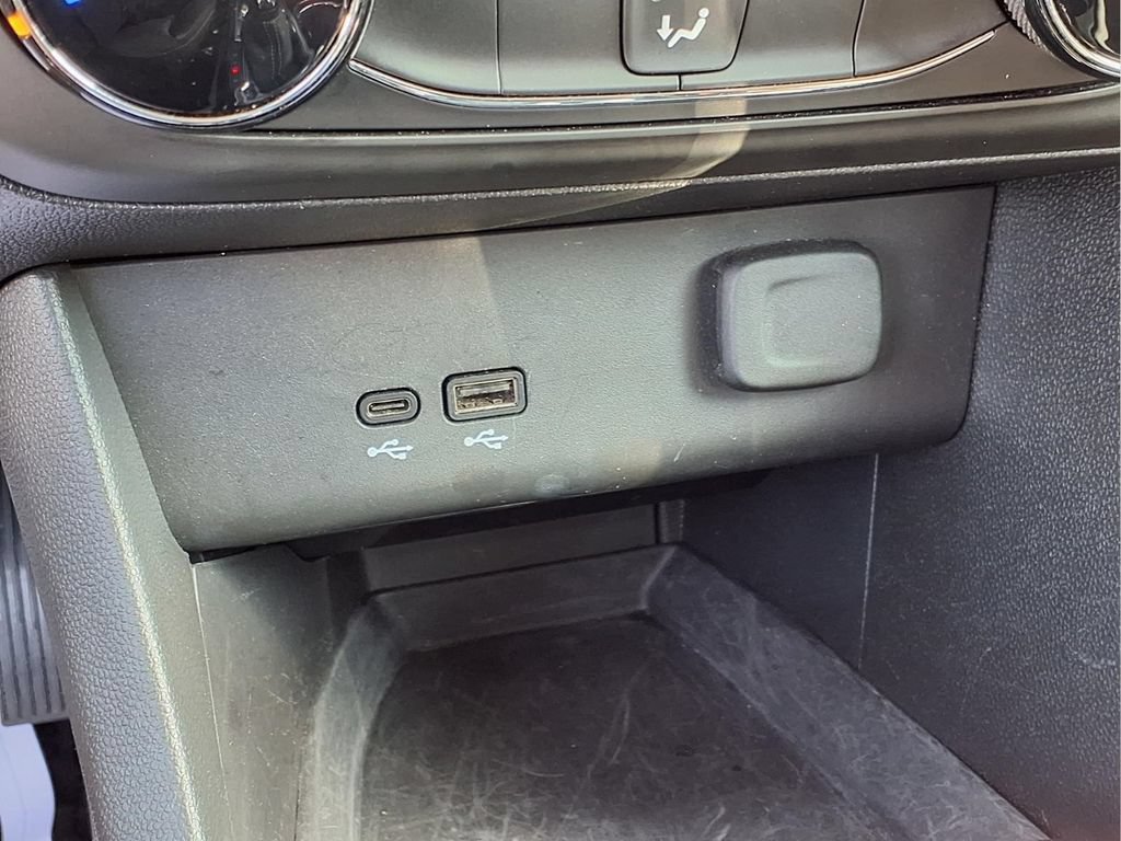 Used 2025 Buick Encore GX Preferred FWD image 13