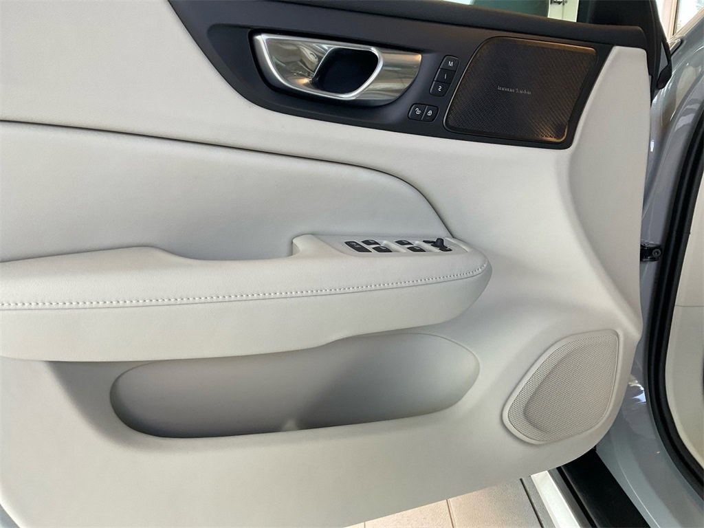 New 2026 Volvo V60 B5 Cross Country Ultra w/ Protection Package Premier image 18