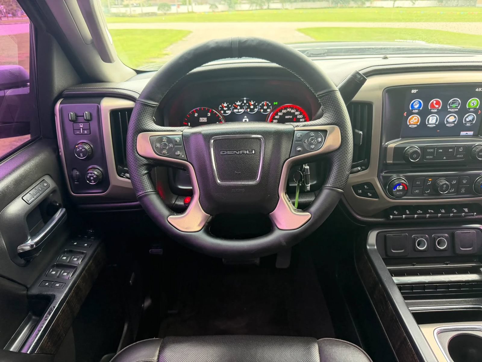 Used 2016 GMC Sierra 2500 Denali w/ Duramax Plus Package AWD/4WD image 12