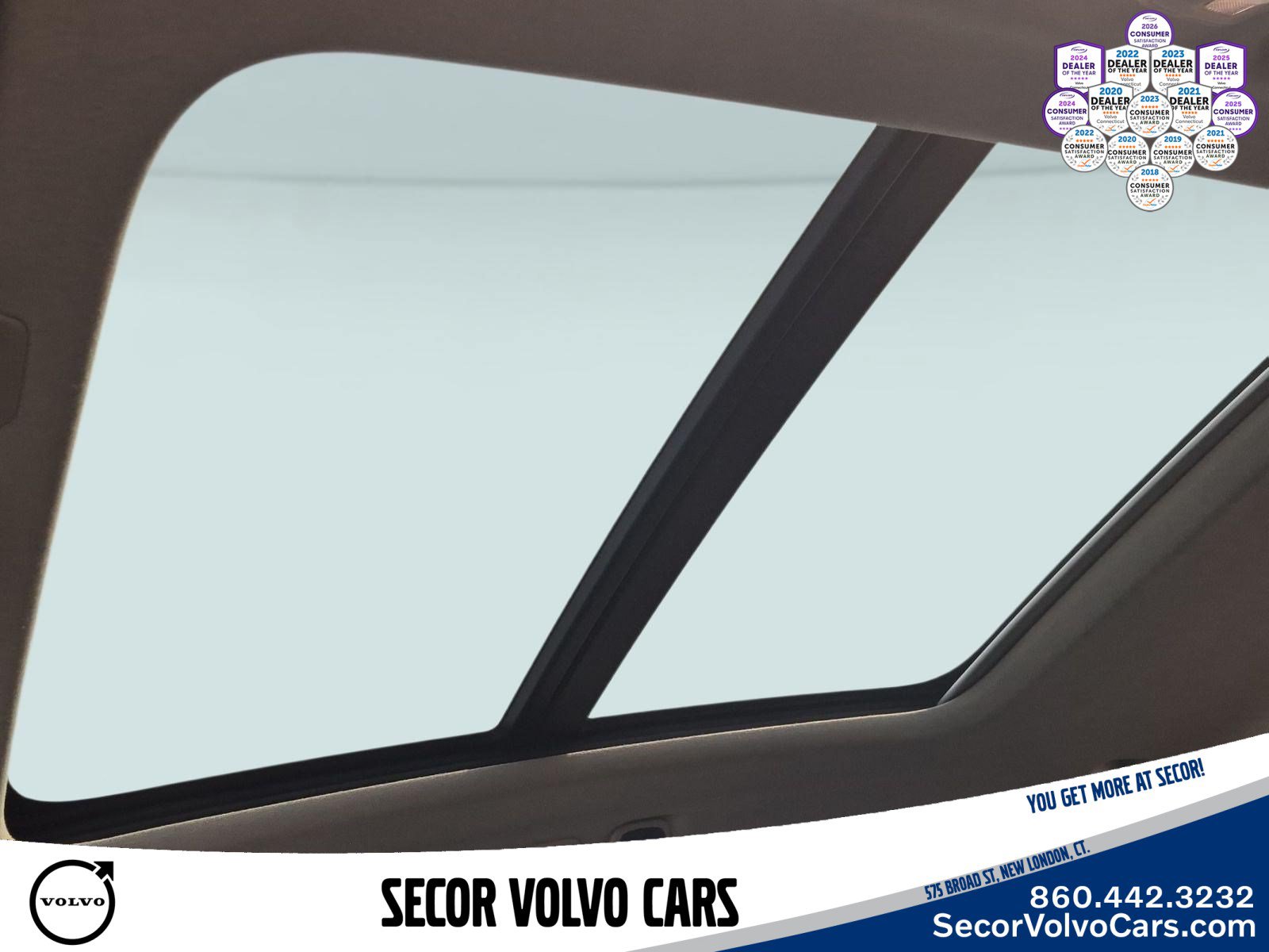 Used 2024 Volvo XC40 B5 Plus w/ Climate Package AWD/4WD image 11