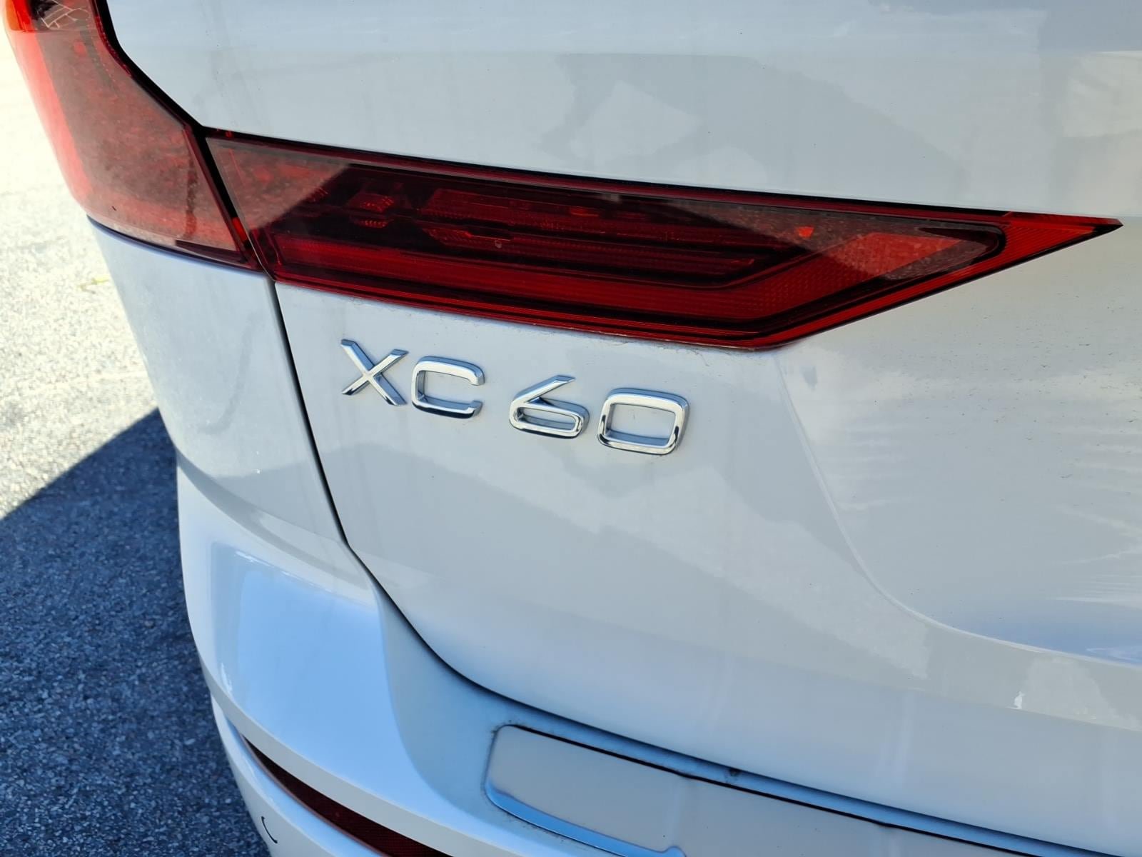 New 2026 Volvo XC60 T8 Ultra w/ Protection Package Premier AWD/4WD image 5