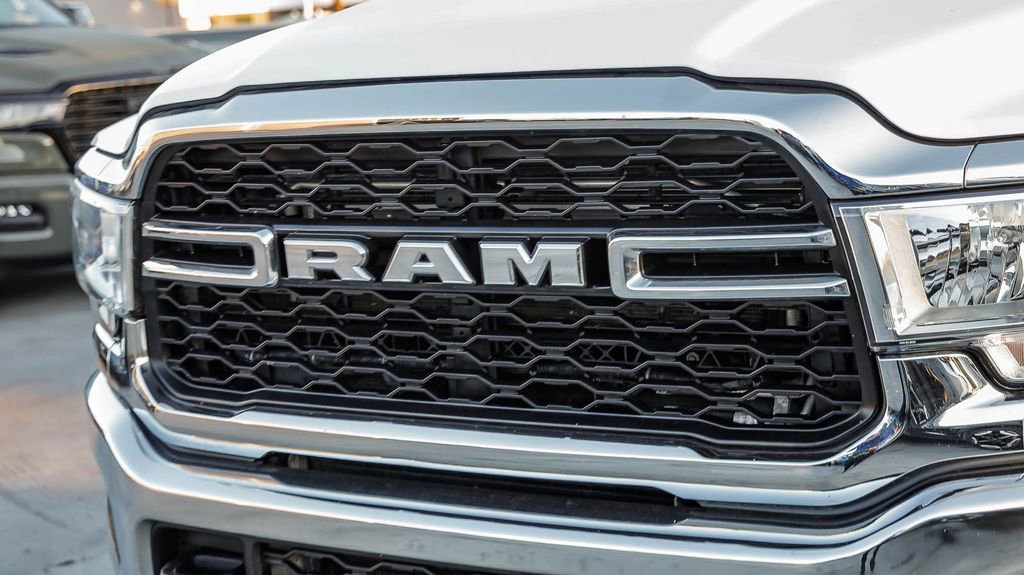 Used 2023 RAM 2500 Tradesman w/ Chrome Appearance Group AWD/4WD image 6