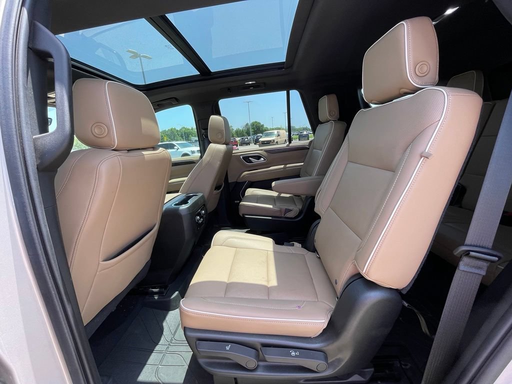 Used 2021 Chevrolet Tahoe Premier w/ Premium Package RWD image 20