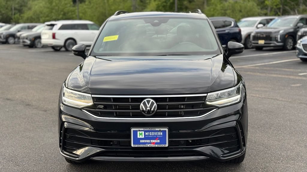 Used 2023 Volkswagen Tiguan SE R-Line AWD/4WD image 3