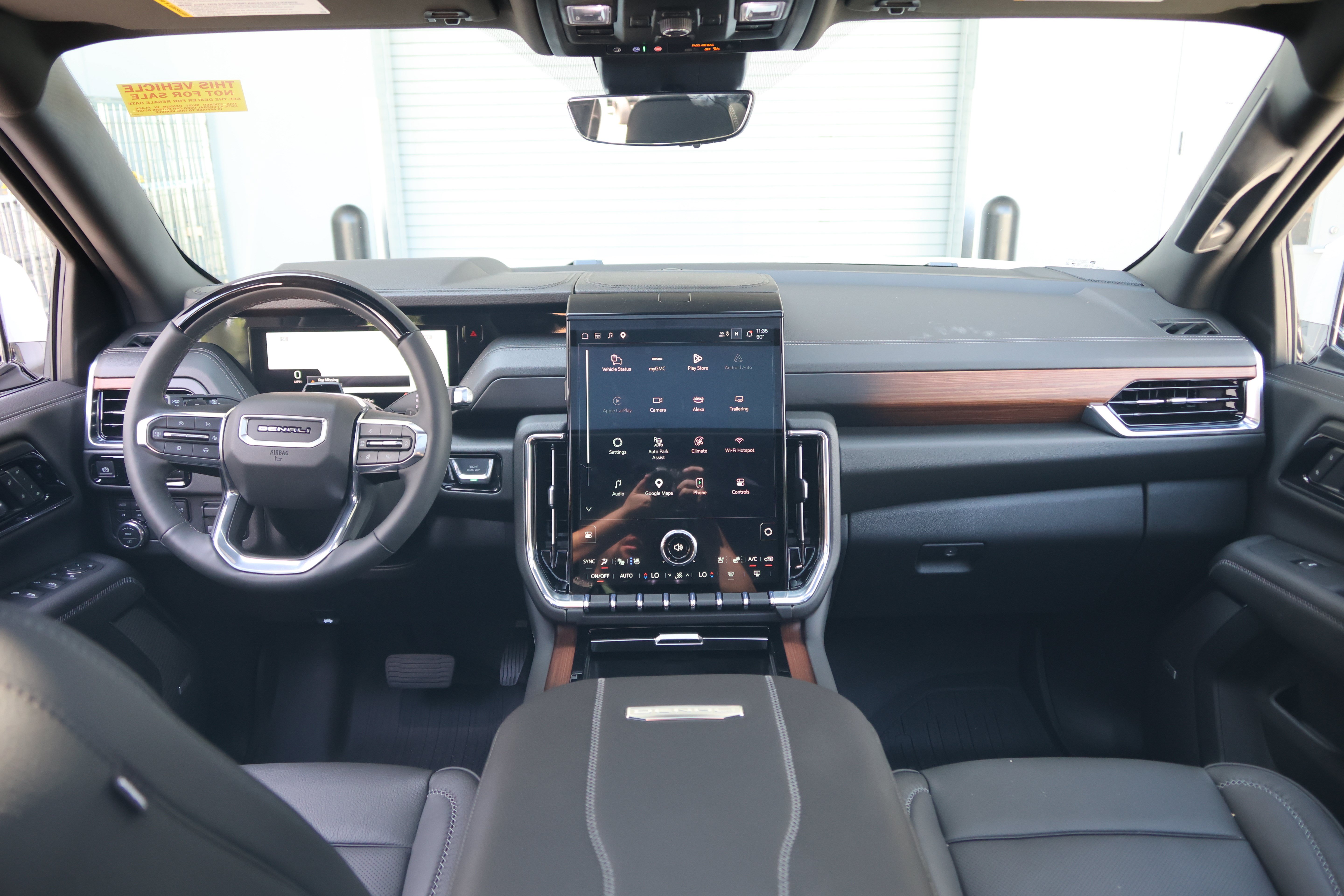 Used 2025 GMC Yukon Denali w/ Denali Reserve Package AWD/4WD image 18