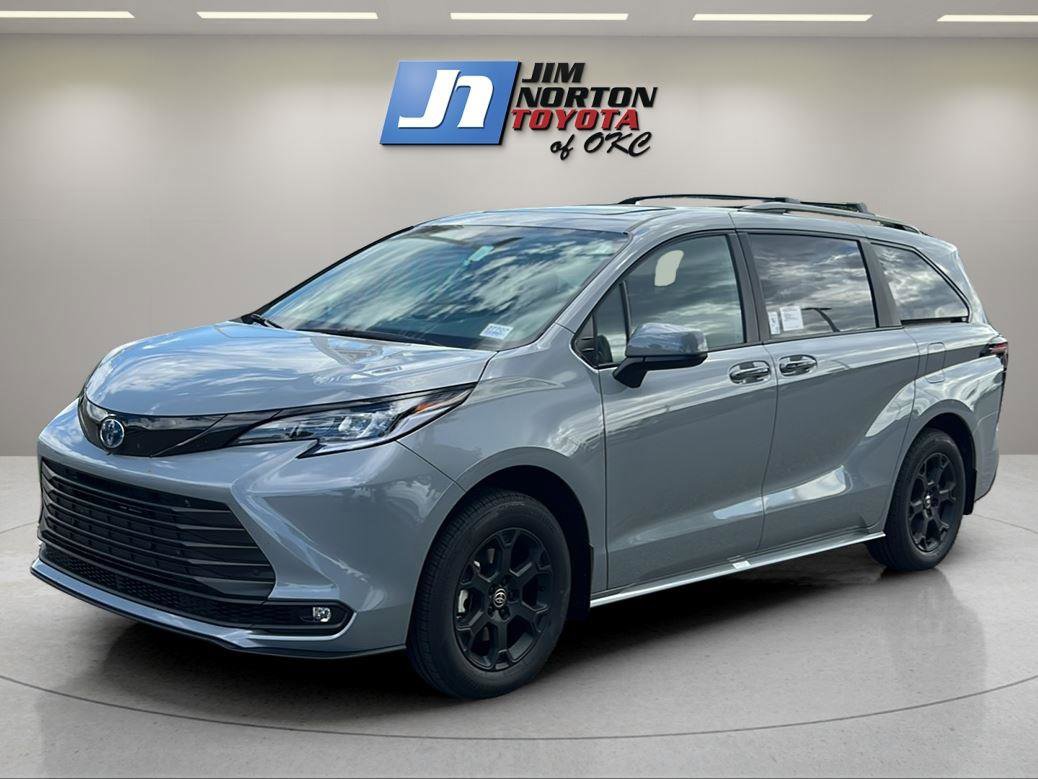 New 2025 Toyota Sienna XSE