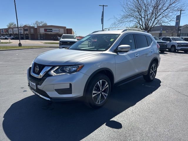 Used 2020 Nissan Rogue SV w/ Premium Package image 3