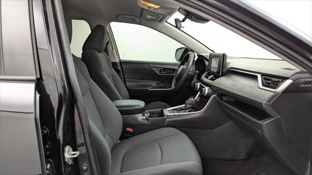 Used 2020 Toyota RAV4 LE FWD image 19