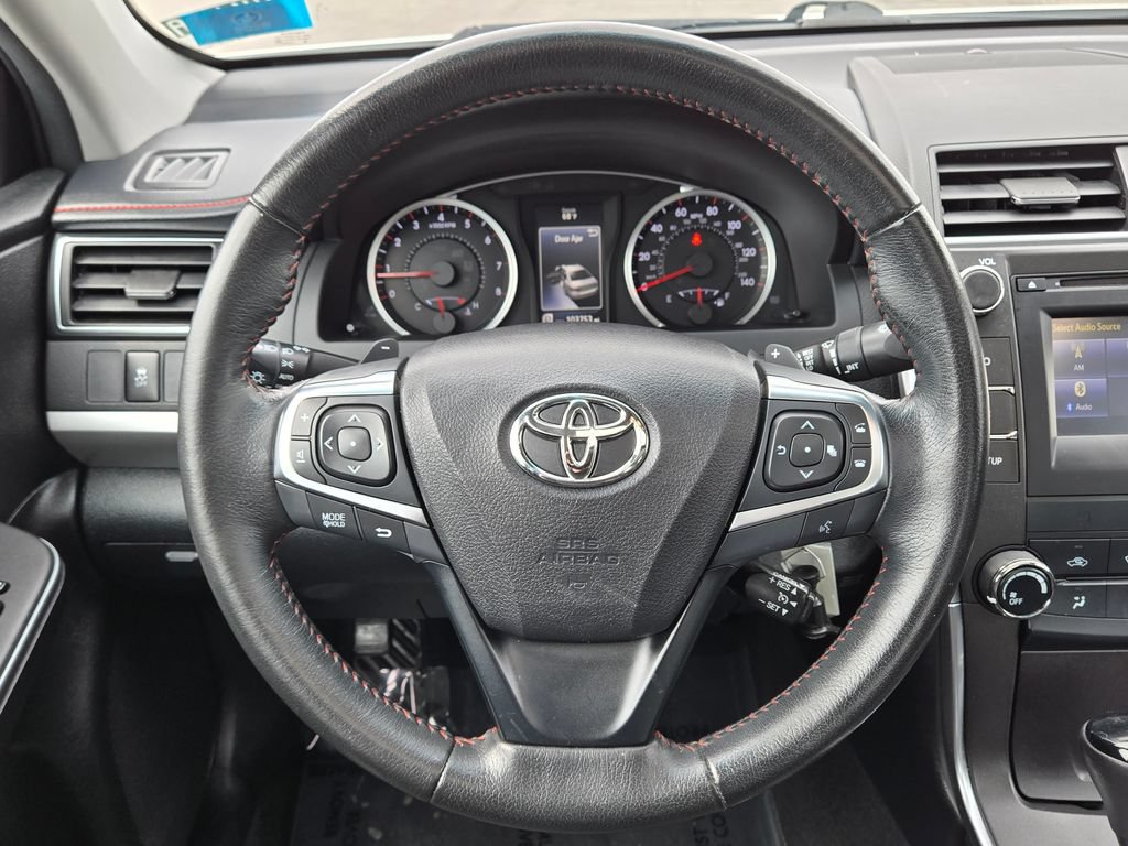 Used 2016 Toyota Camry SE w/ Moonroof Package FWD image 14
