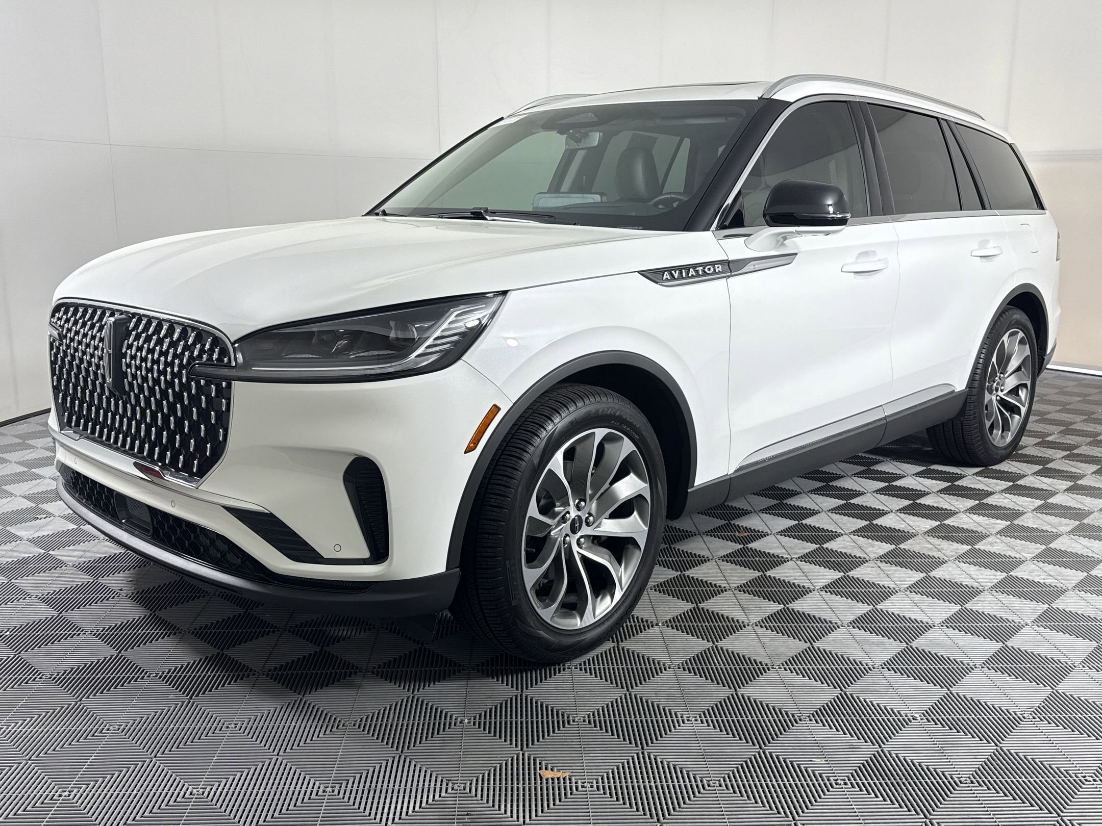Used 2025 Lincoln Aviator Reserve w/ Illumination Package