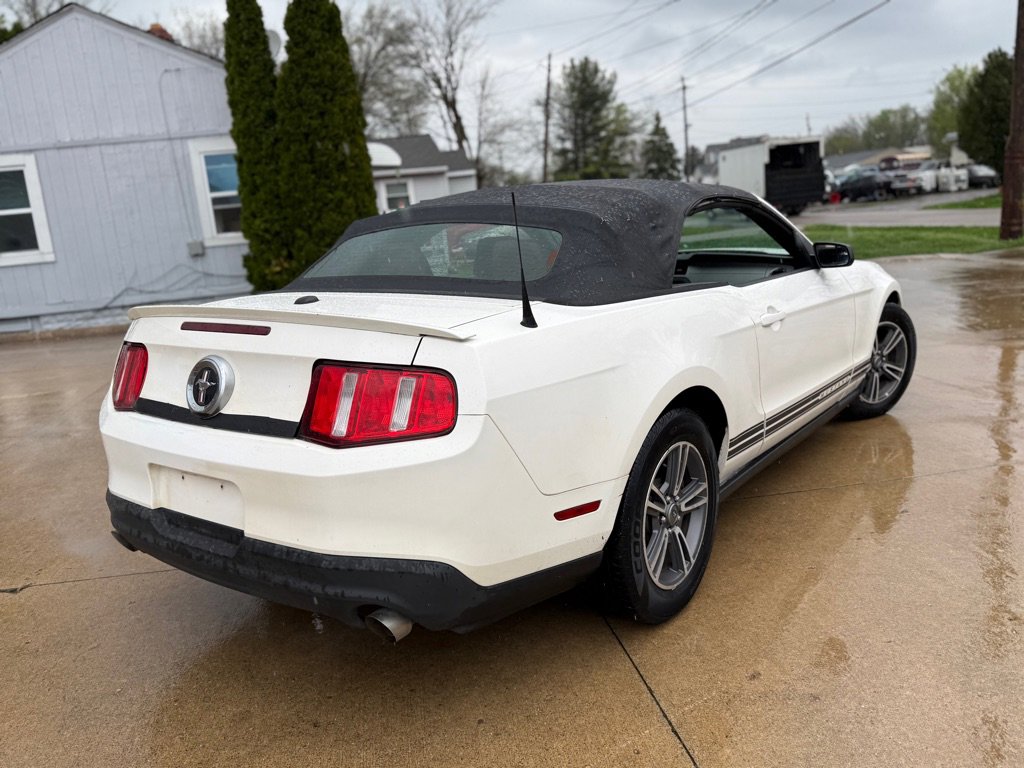 Used 2012 Ford Mustang Premium RWD image 6