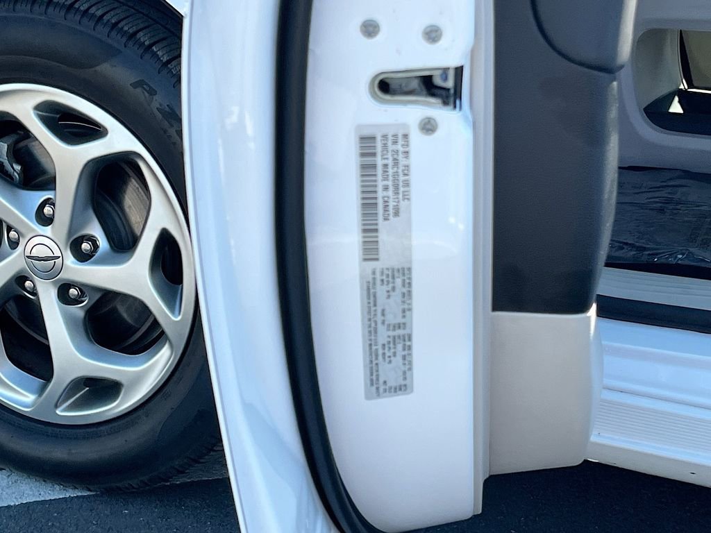 Used 2024 Chrysler Pacifica Limited w/ Trailer Tow Group image 32