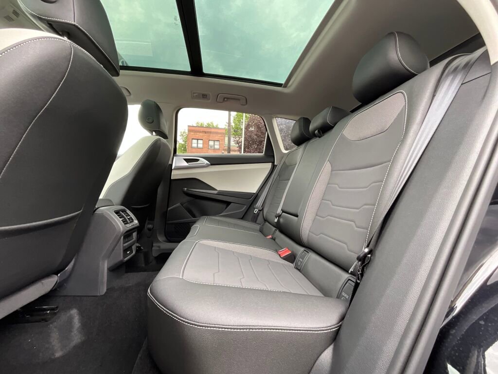 New 2025 Volkswagen Taos SE image 12