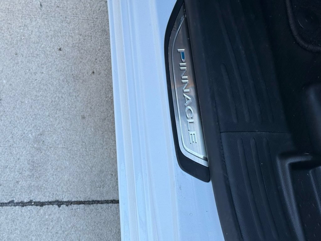 New 2026 Chrysler Pacifica Pinnacle FWD image 30