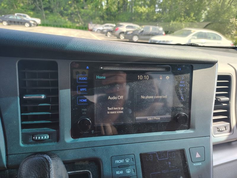 Used 2015 Toyota Sienna LE FWD image 15