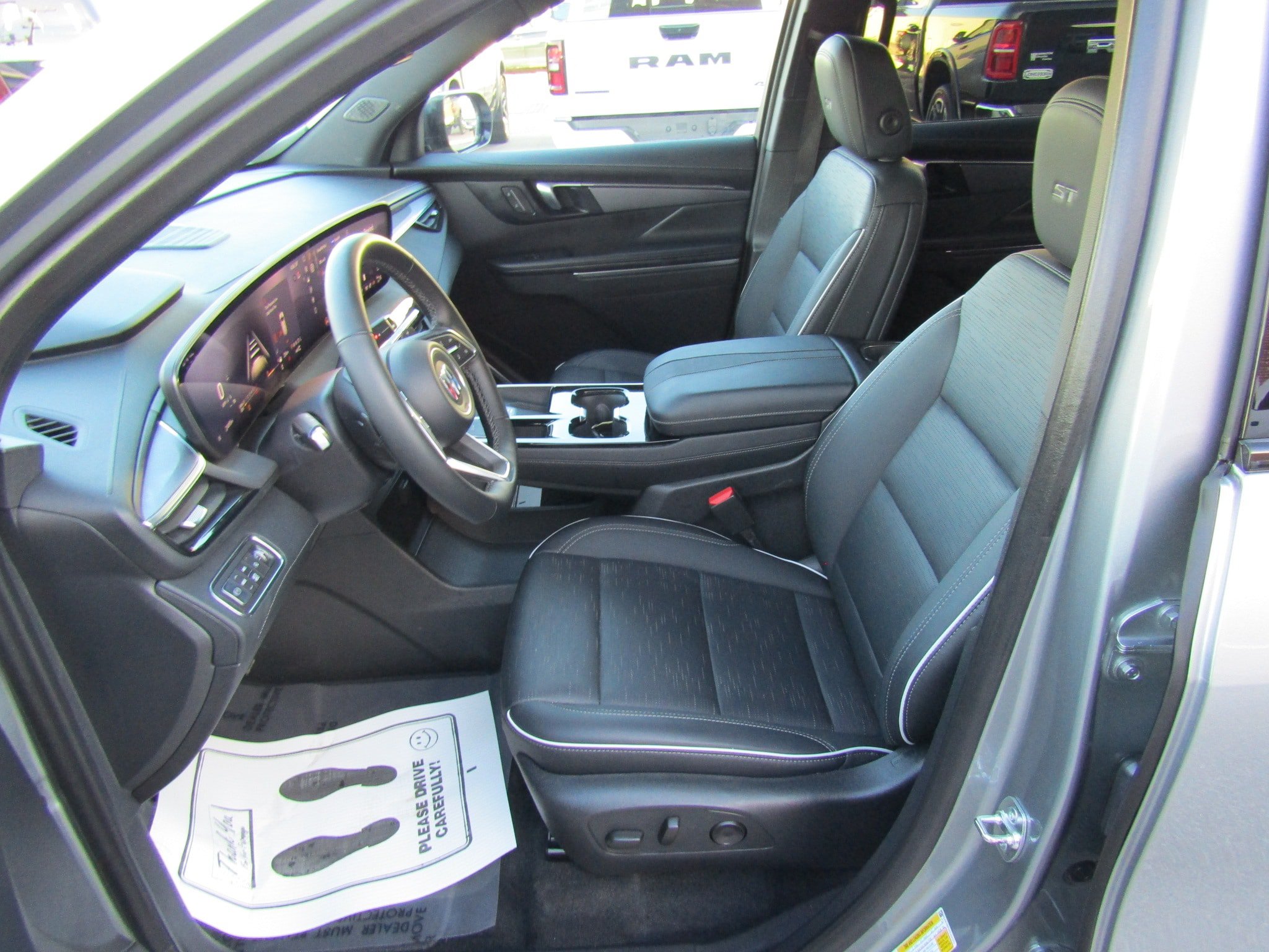Used 2025 Buick Enclave Sport Touring AWD/4WD image 13