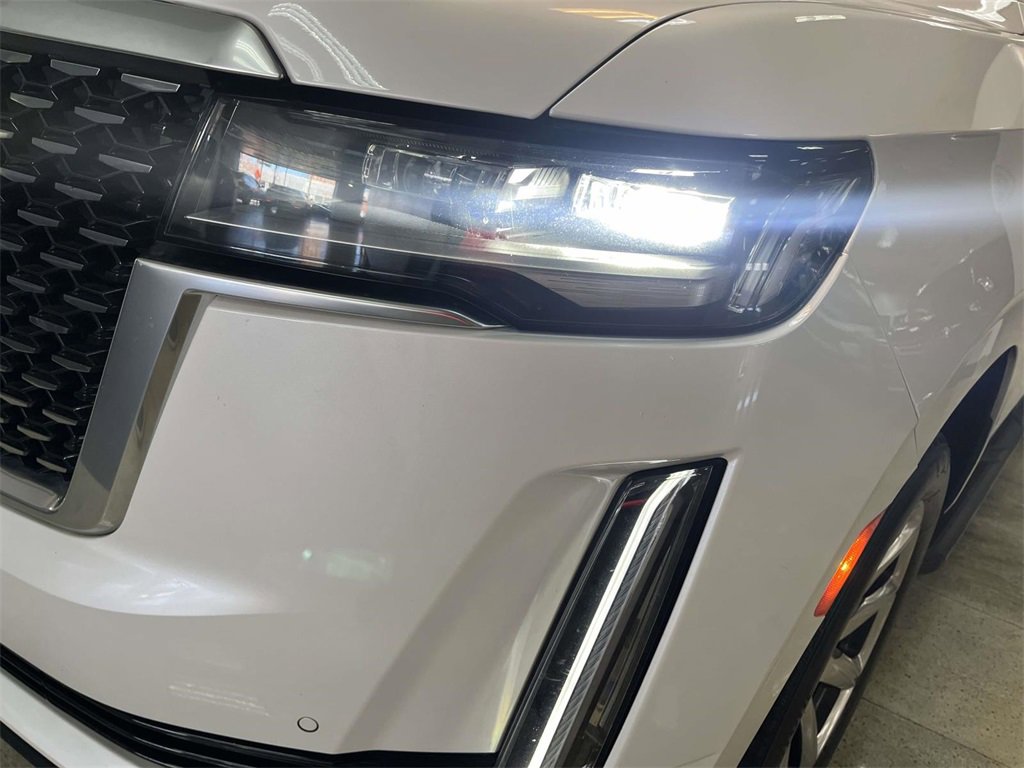 Used 2022 Cadillac Escalade Premium Luxury image 10