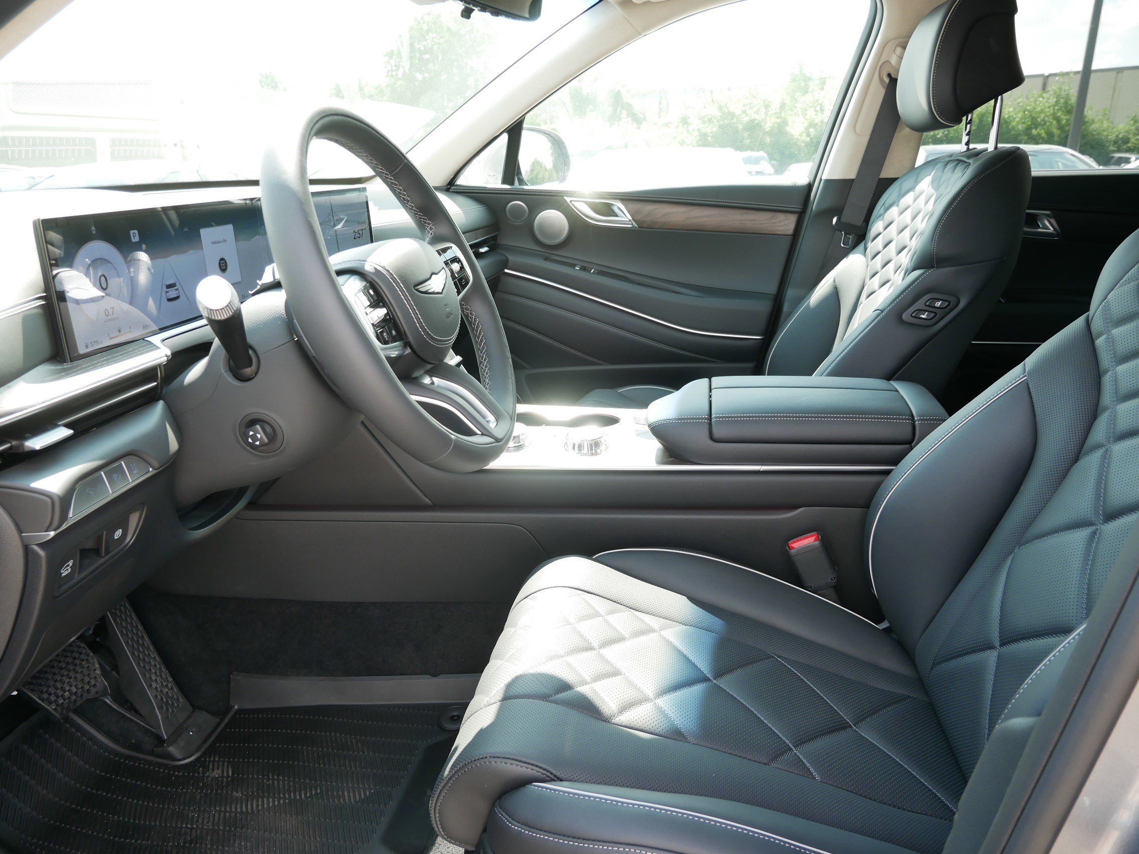 New 2025 Genesis GV80 3.5T Prestige image 4