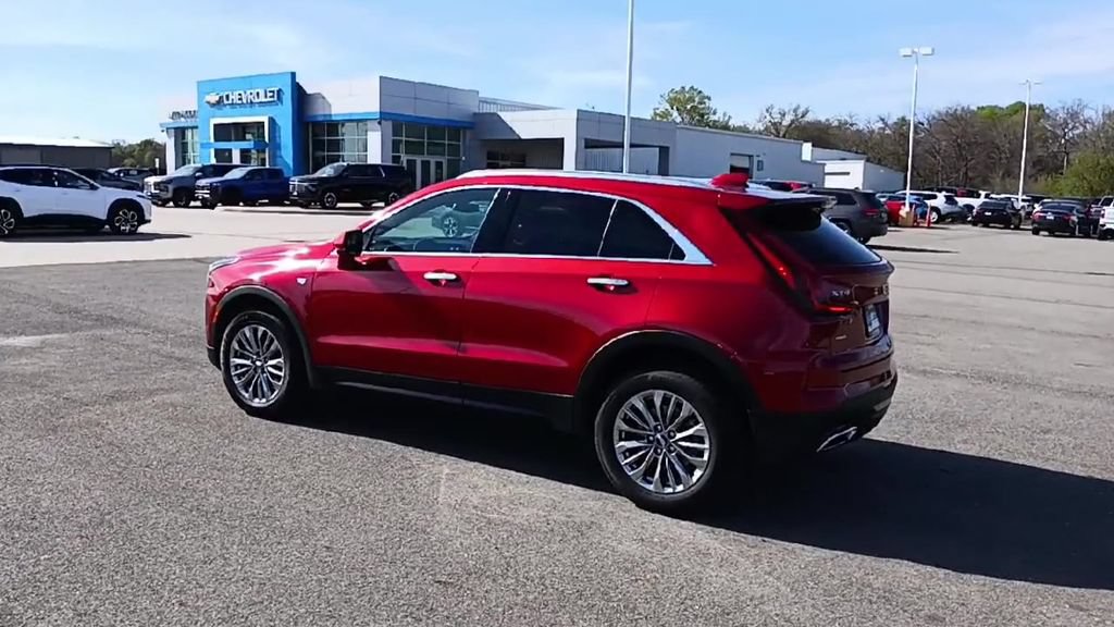 Used 2024 Cadillac XT4 Premium Luxury AWD/4WD image 6
