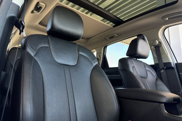 Used 2023 Kia Sorento S w/ Panoramic Sunroof Package FWD image 21