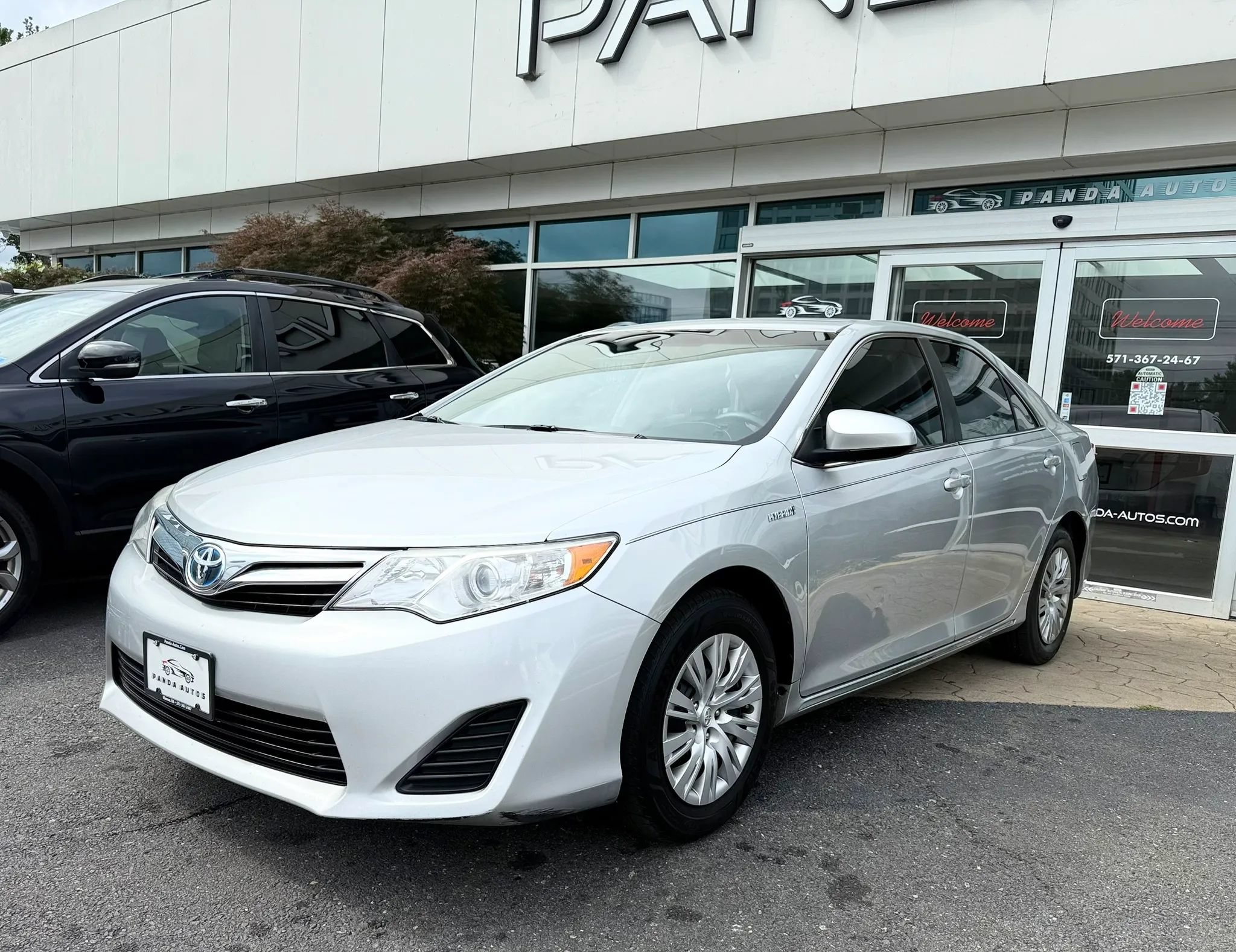 Used 2014 Toyota Camry LE FWD image 3