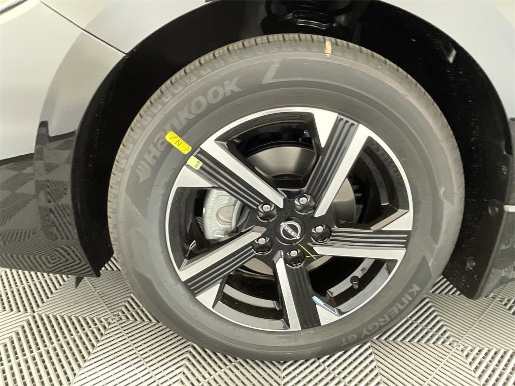 New 2025 Nissan Sentra SV w/ All-Weather Package image 9