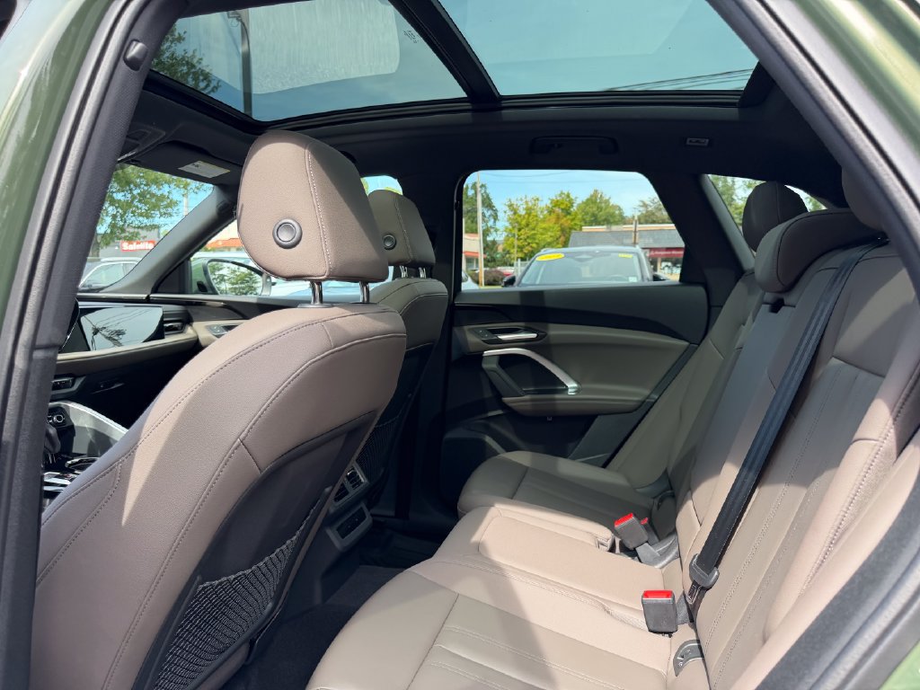Used 2025 Audi Q5 Premium w/ Convenience Package AWD/4WD image 28