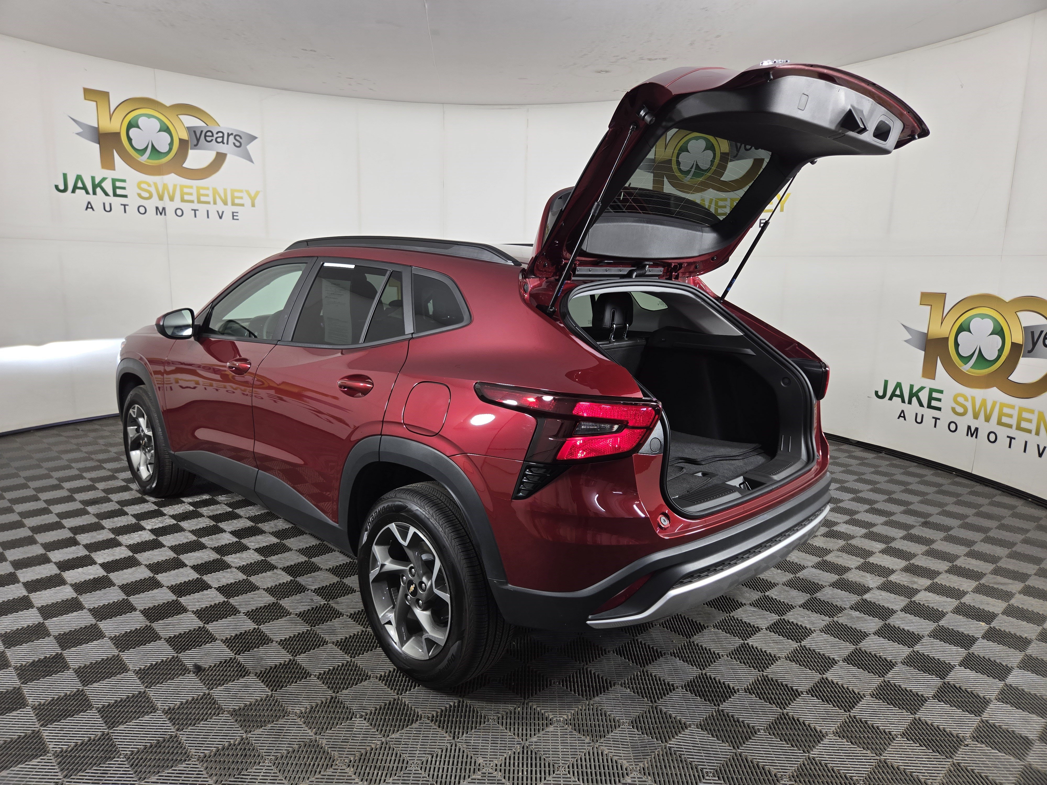 Certified 2025 Chevrolet Trax LT w/ LT Convenience Package FWD image 31