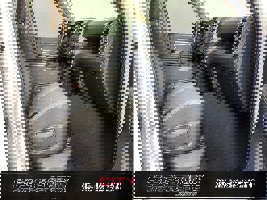 Used 2019 RAM 3500 Big Horn image 32