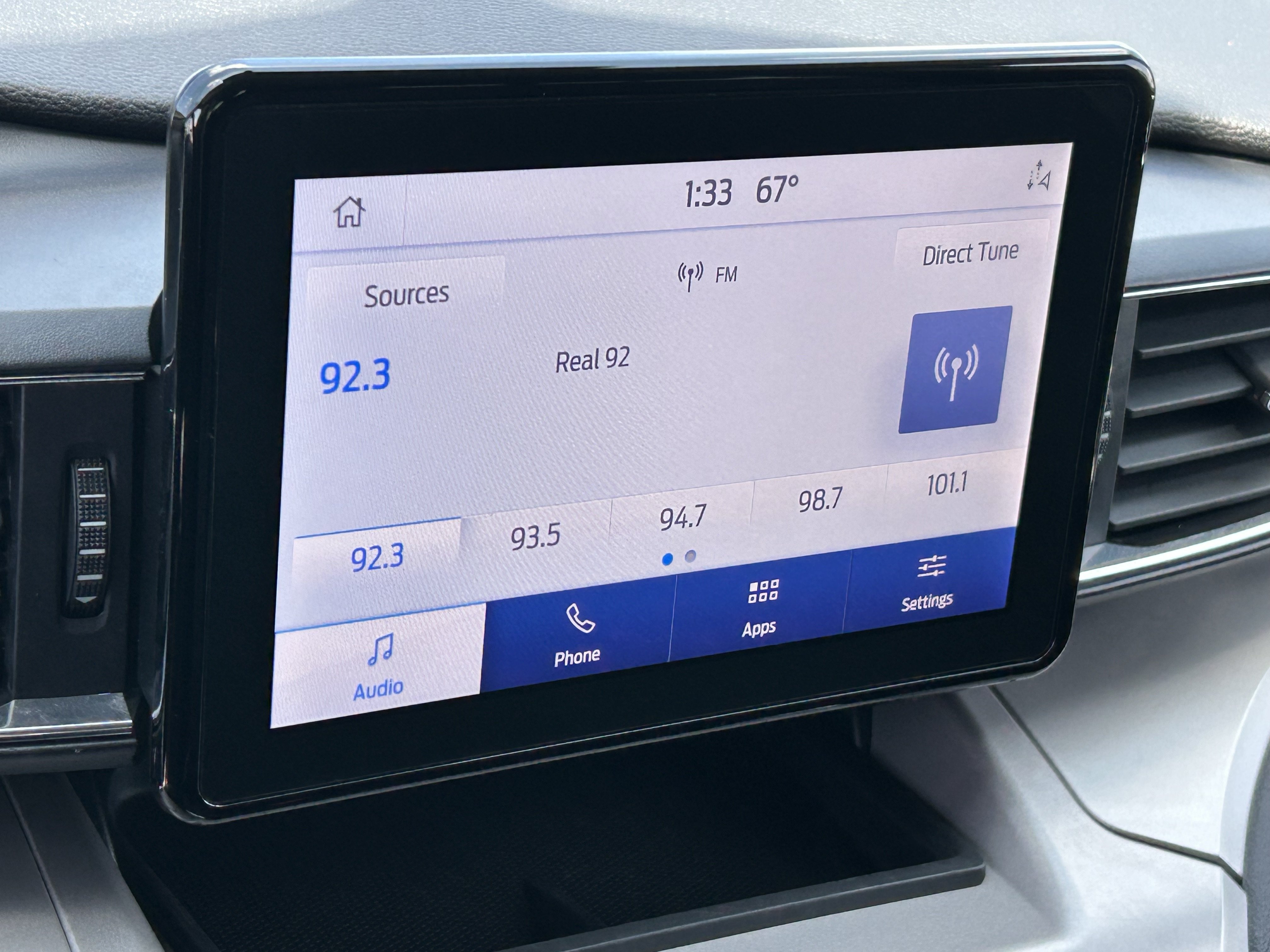 Used 2023 Ford Explorer XLT w/ Equipment Group 202A RWD image 19