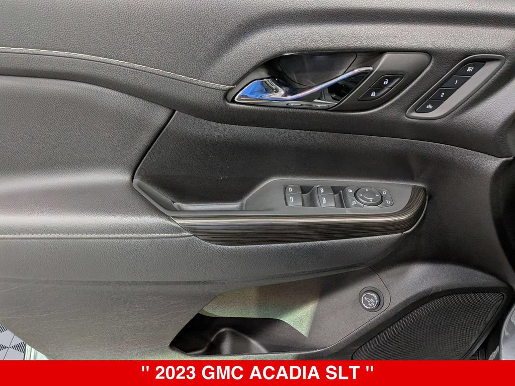 Used 2023 GMC Acadia SLT w/ Technology Package AWD/4WD image 14
