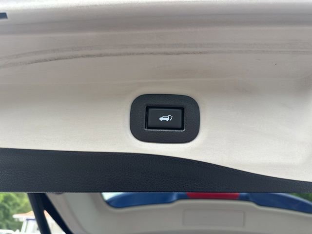 Used 2018 Nissan Rogue SV w/ Premium Package FWD image 9
