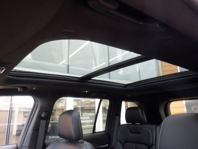 New 2025 Jeep Grand Cherokee Limited w/ Trailer Tow Package image 10