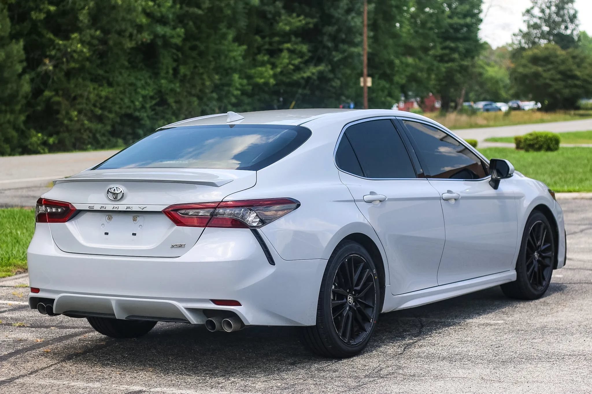 Used 2023 Toyota Camry XSE FWD image 4