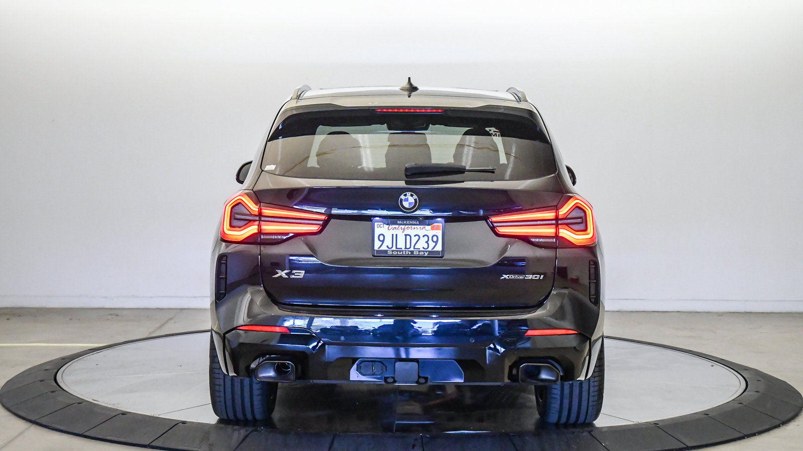 Certified 2023 BMW X3 xDrive30i w/ M Sport Package AWD/4WD image 3