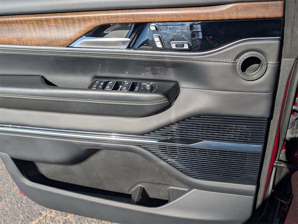 Used 2023 Jeep Grand Wagoneer L Series II image 19