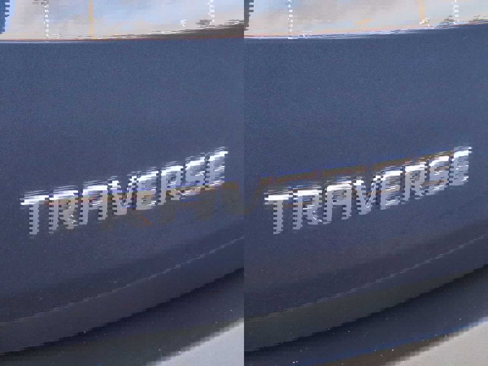 Used 2023 Chevrolet Traverse LT image 9