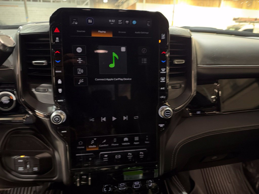 Used 2025 RAM 3500 Limited AWD/4WD image 14