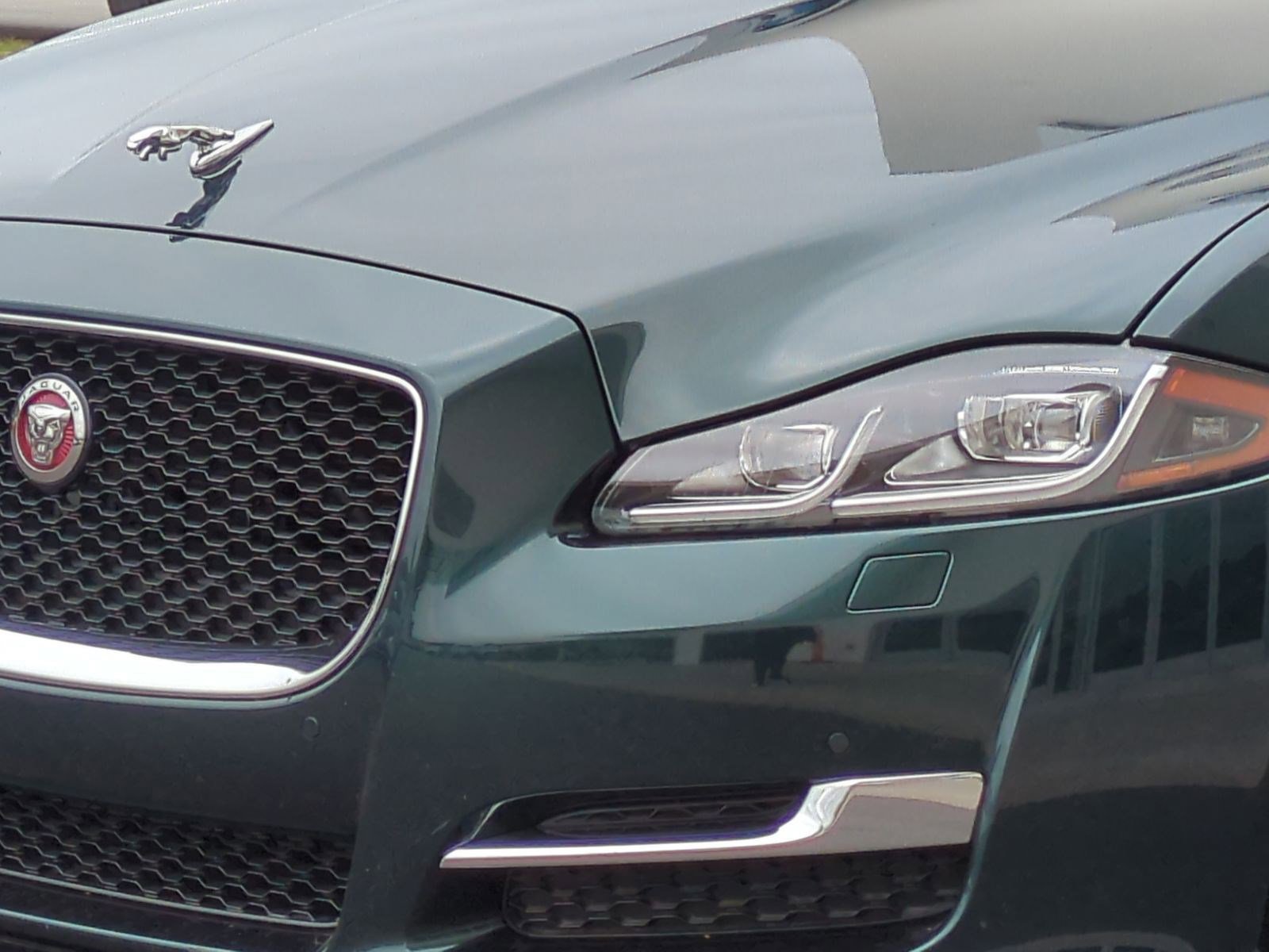 Used 2019 Jaguar XJ R-Sport AWD/4WD image 6