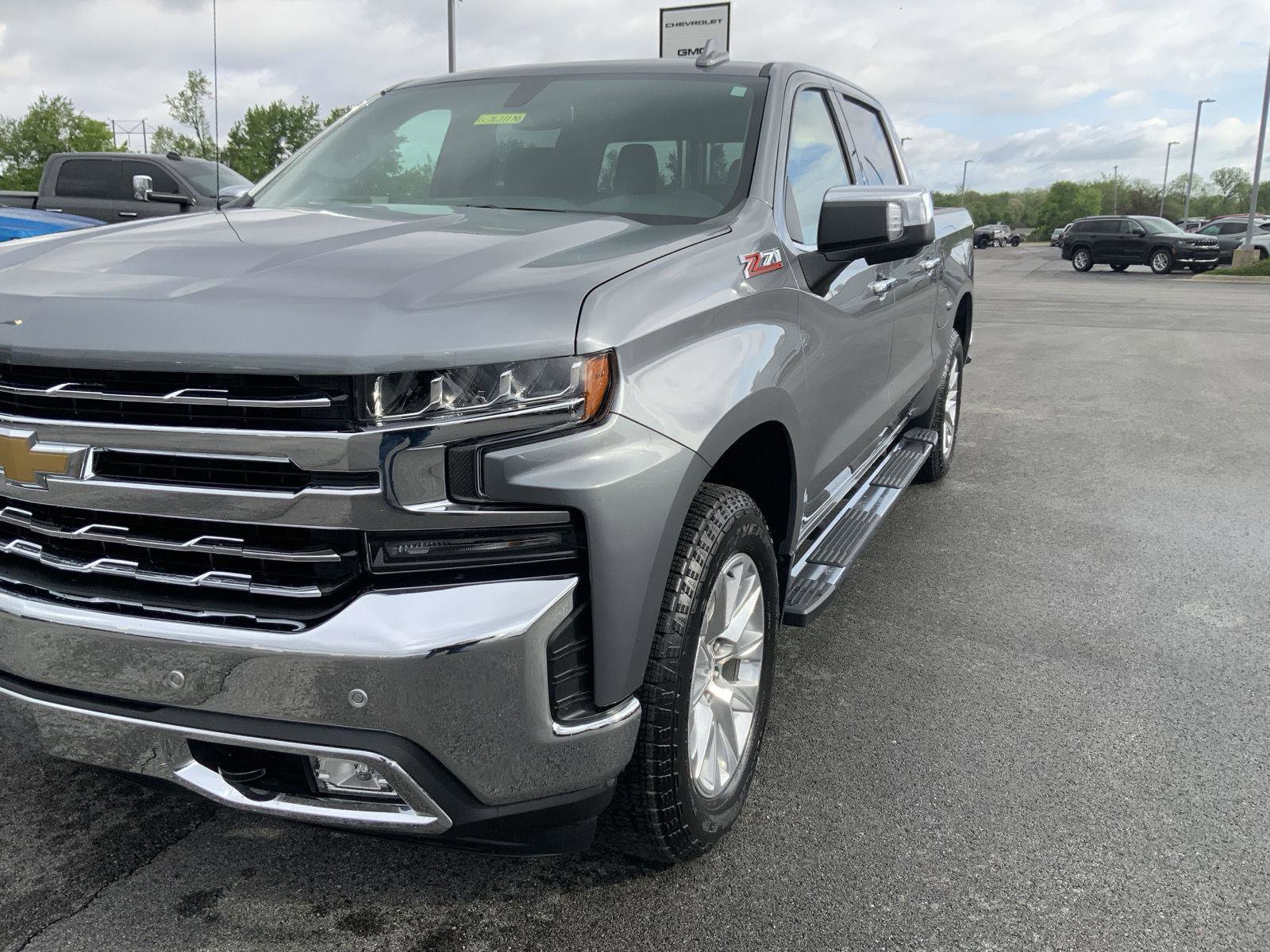 Used 2021 Chevrolet Silverado 1500 LTZ w/ Z71 Off-Road Package AWD/4WD image 16