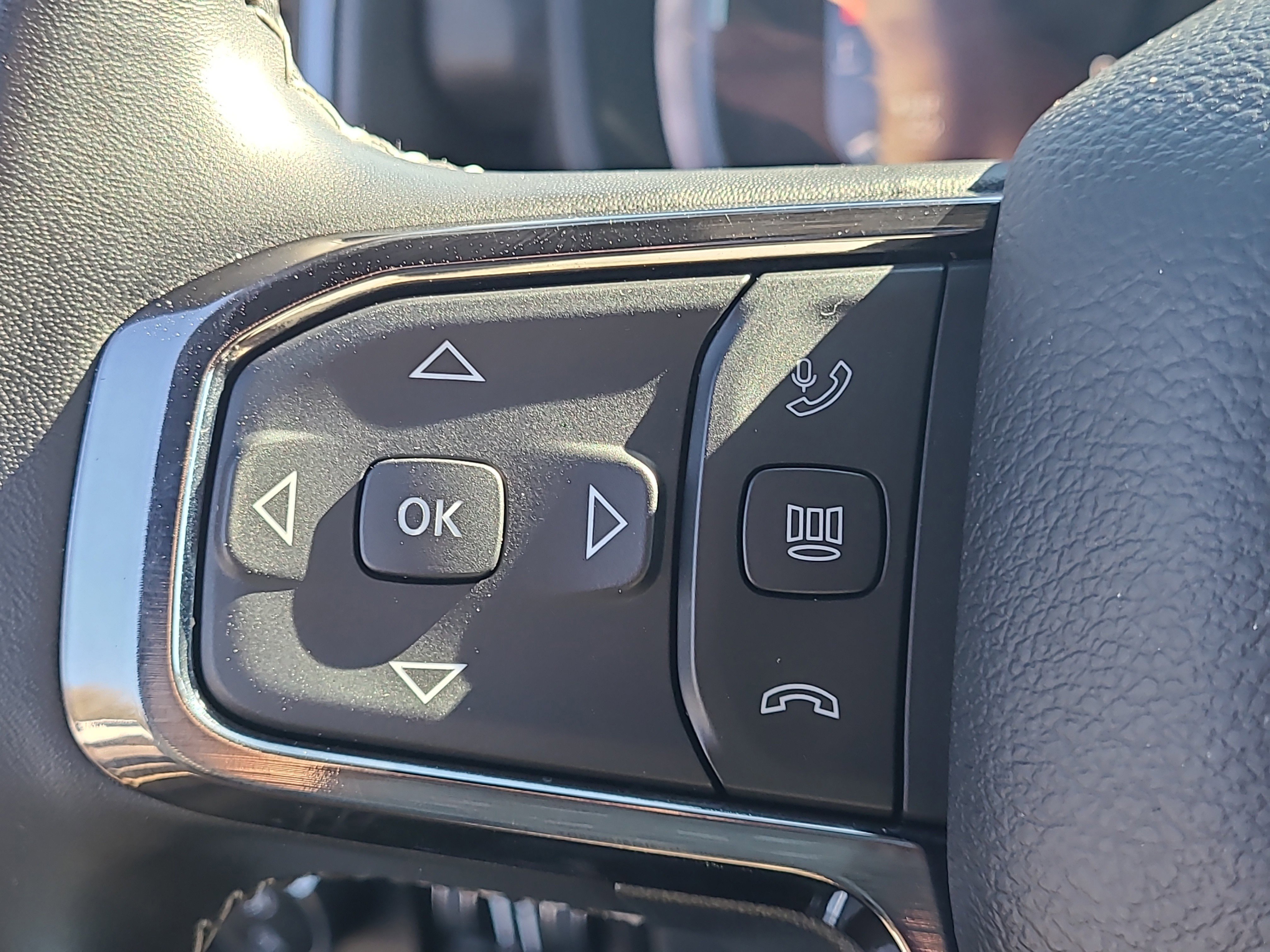 Used 2025 RAM 3500 Limited image 25