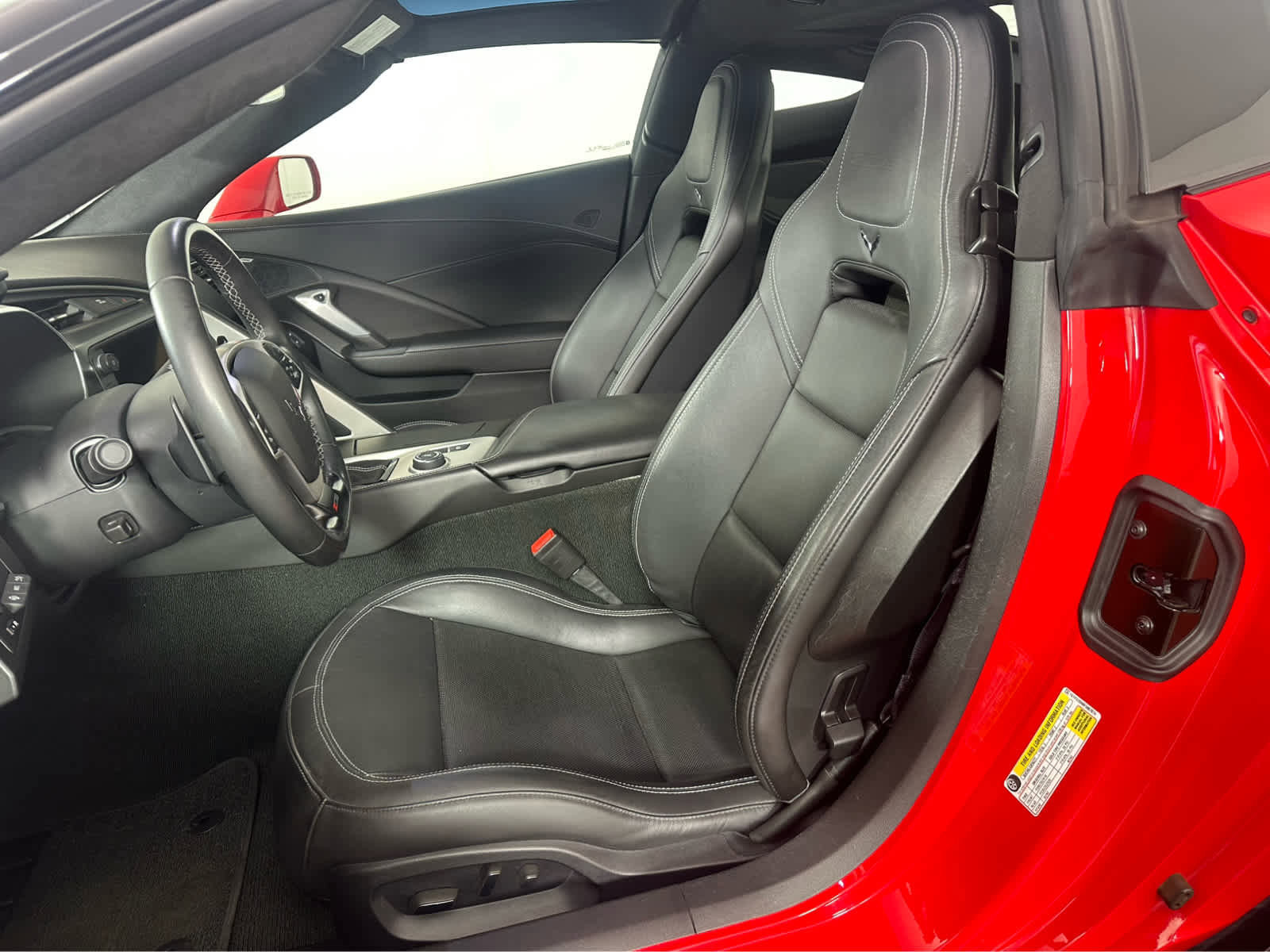 Used 2015 Chevrolet Corvette Z06 w/ 3LZ Preferred Equipment Group image 10