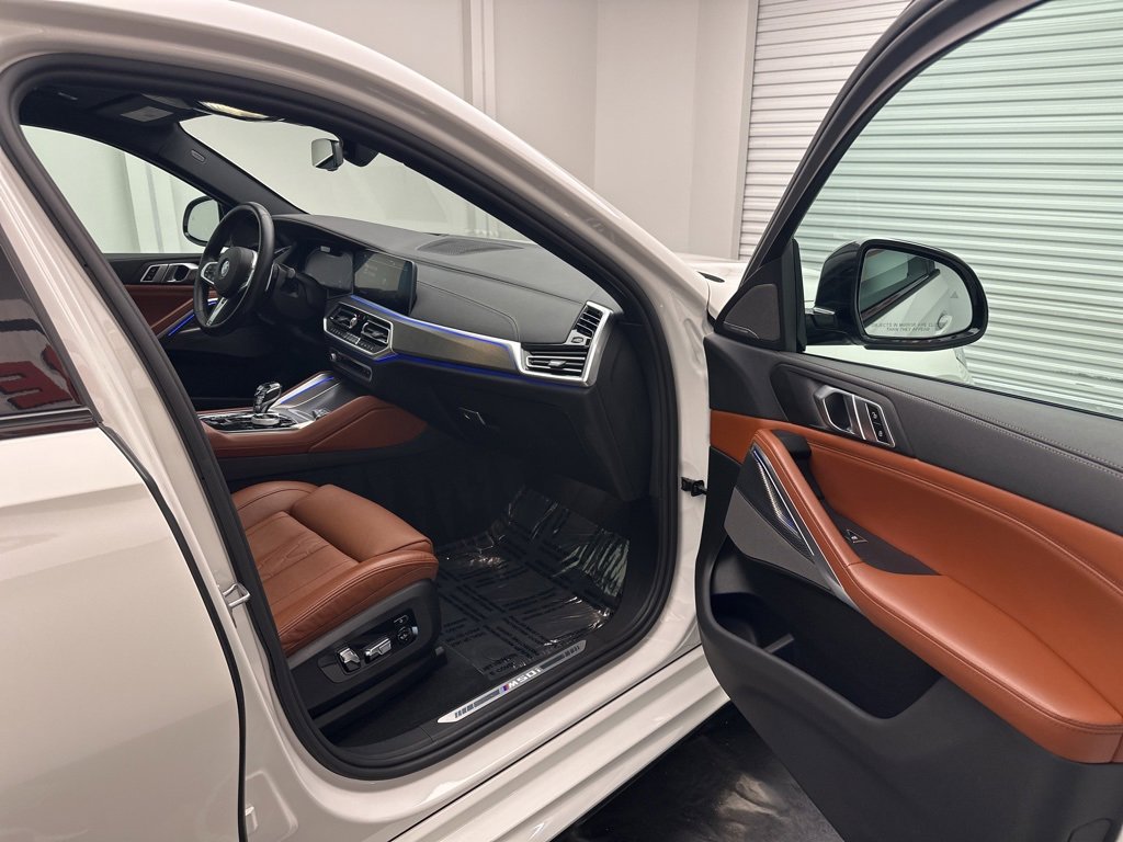 Used 2022 BMW X6 M50i w/ Executive Package image 8